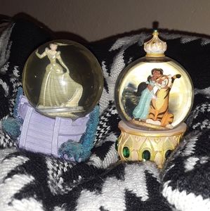 Rare Disney mini snowglobes